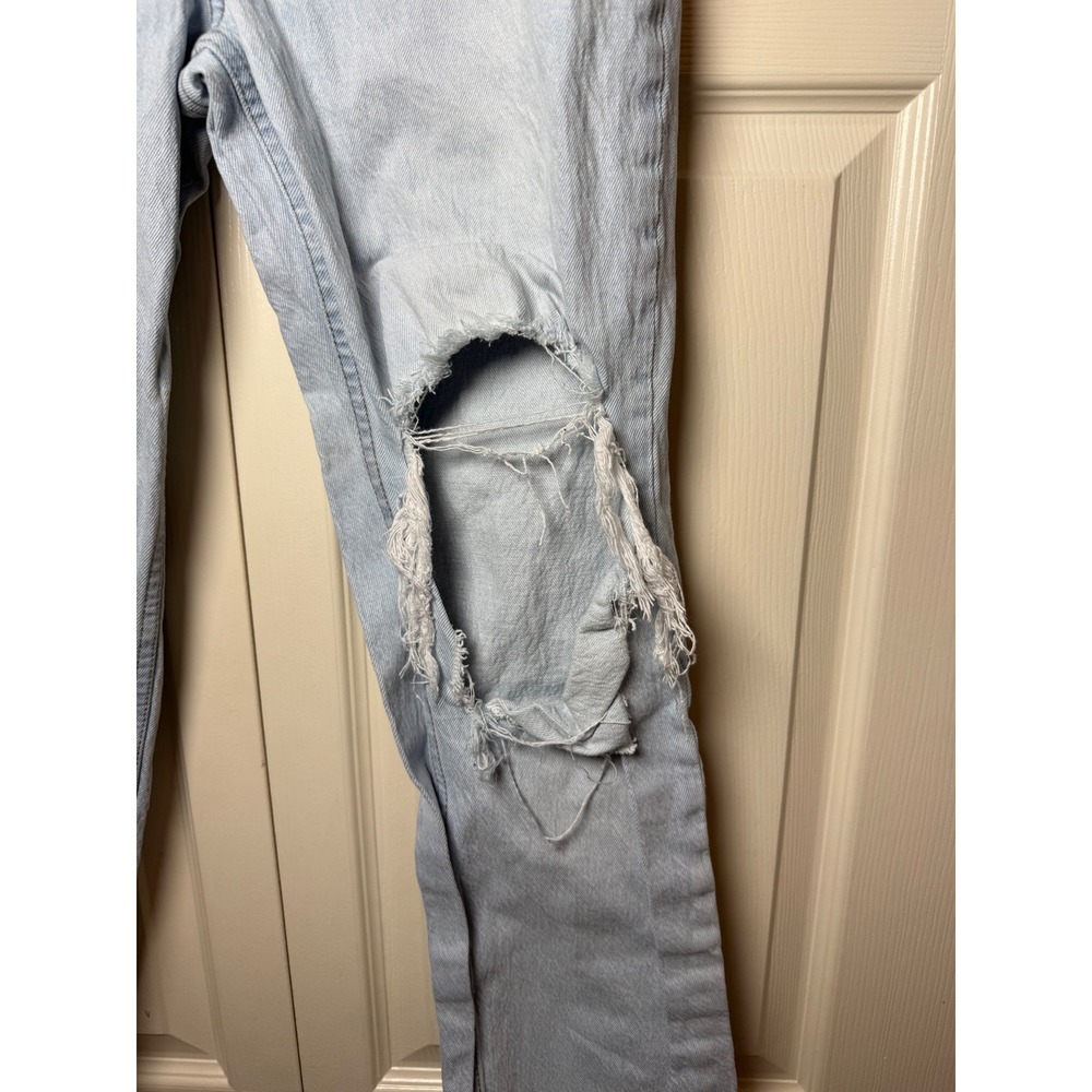 Abercrombie & Fitch 90's Straight Ultra High Rise Denim Distressed Jeans - Picture 7 of 7